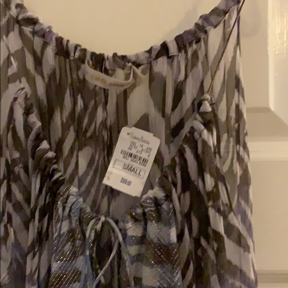 Top - Picture 2 of 6